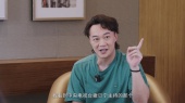 陈奕迅与乐评人围坐一起畅聊新专辑《CHIN UP!》